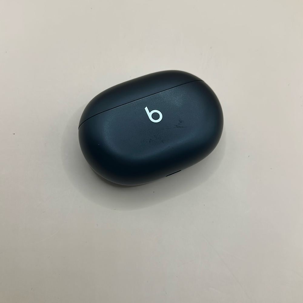 Beats by Dre - Picture 2 of 2